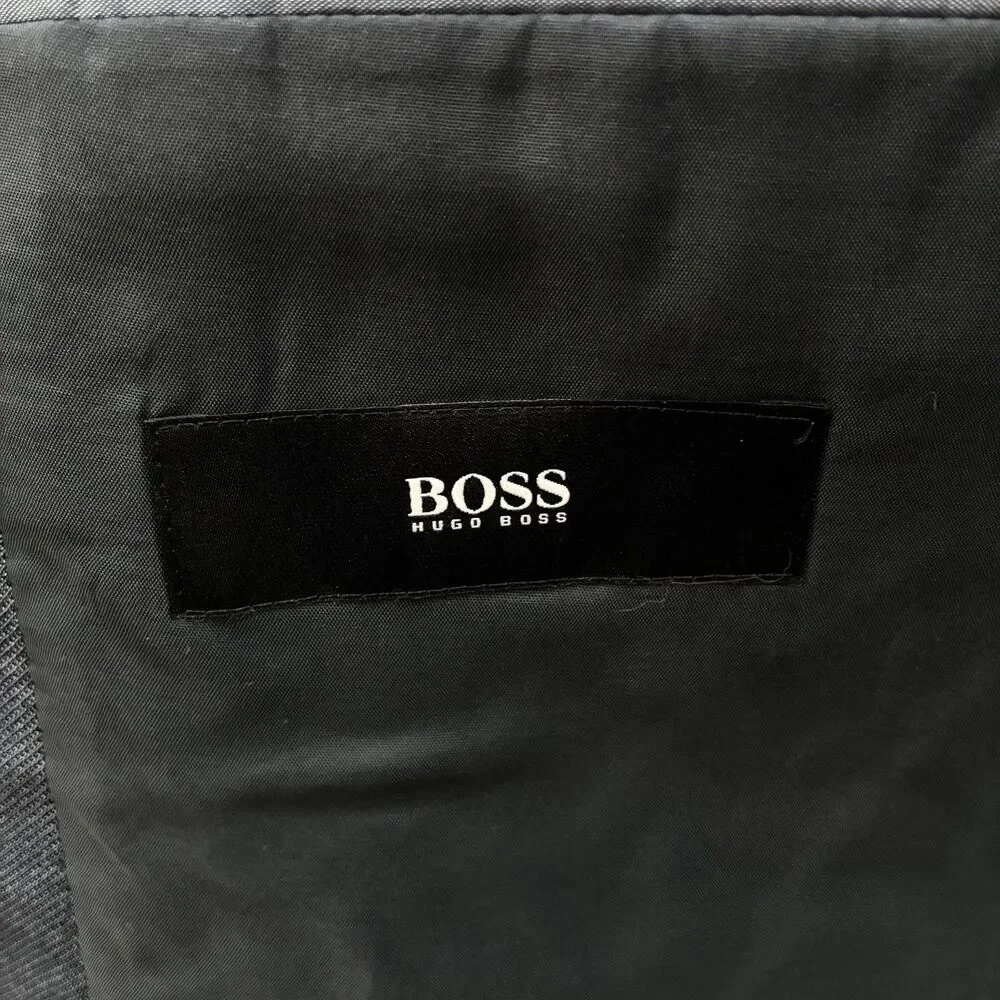 Hugo Boss 40R - W34 x L32 Blue Super 100's Wool Dual-Vent 2-Piece Suit